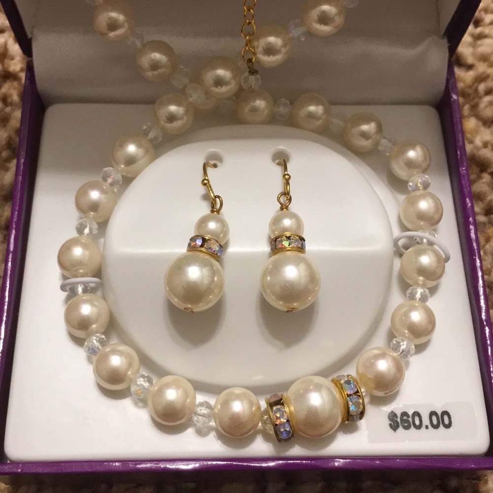 *New* Genuine Mother of Pearl Earrings + Necklace